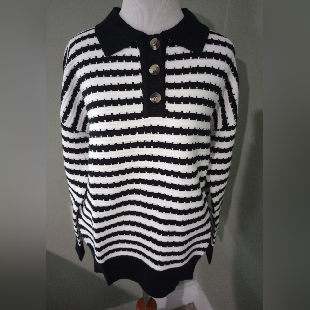 NWT Zesica Black and White Striped Sweater M